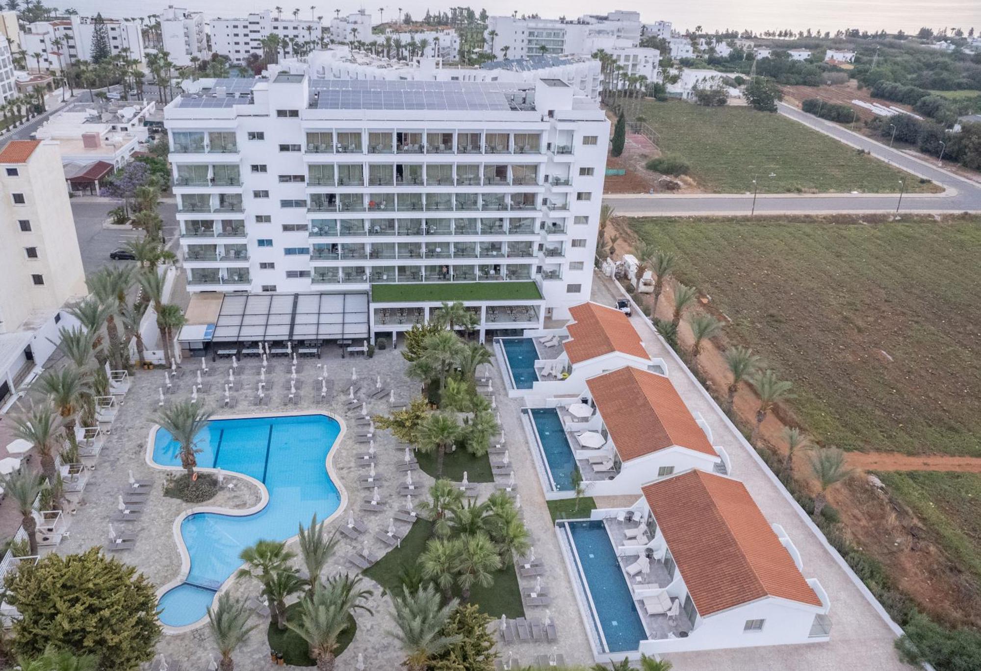 Ξενοδοχείο Bohemian Gardens 4*